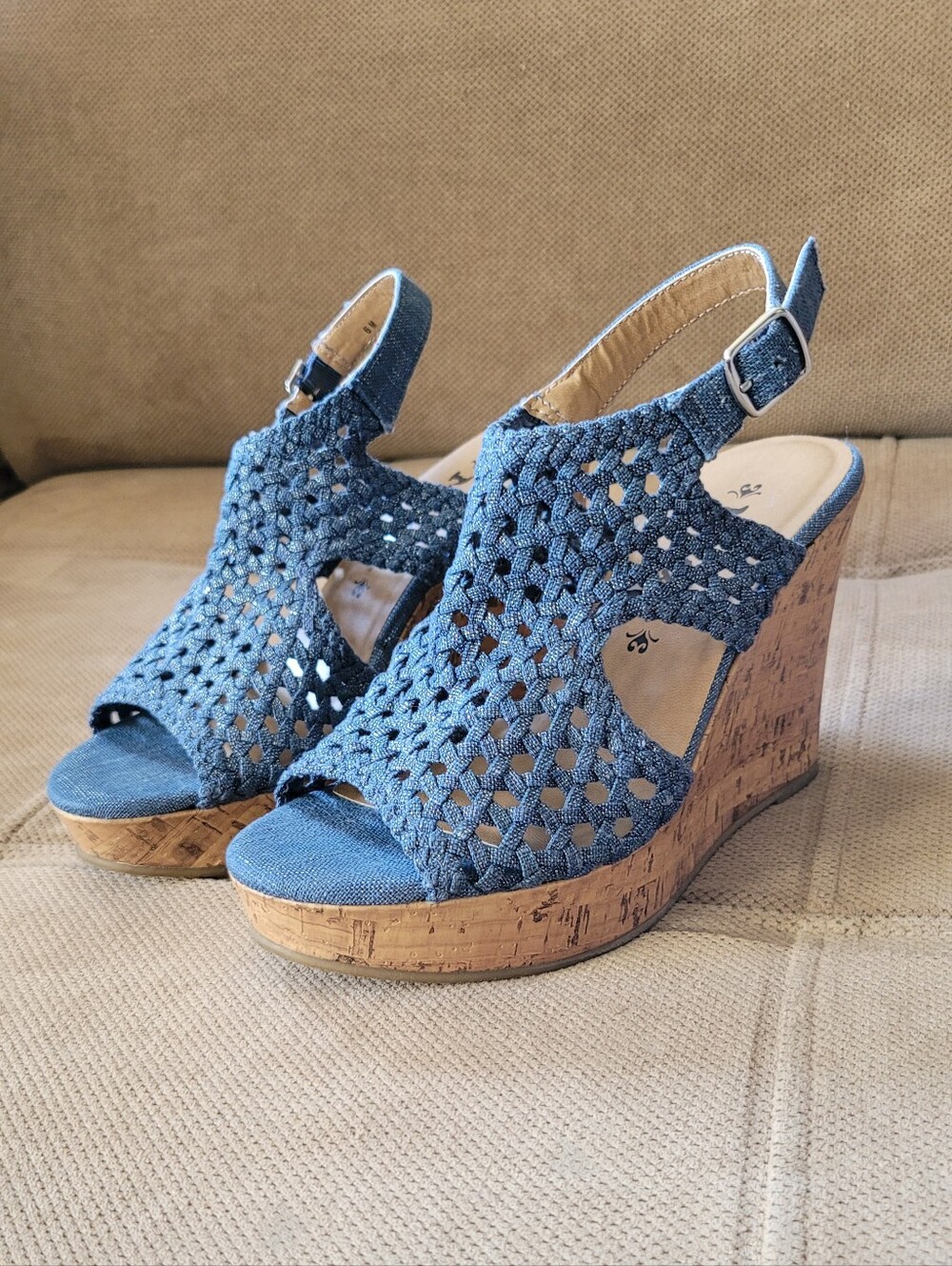 Braided Denim Fabric Wedge With Metallic Silver Thread - Picture 3 of 5
